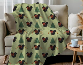 Christmas Minnie Plush Blanket, Holiday Gift for Disney Fans, Winter Throw, Cute Christmas Bedroom Decor, Kids Bedding Decorative Blanket