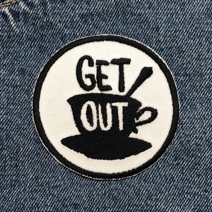 Parche bordado de taza de té. Inspirado en películas de terror. Se puede planchar.