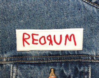 REDRUM Aufnäher. Horrorfilm inspirierte Aufnäher. Eisen auf Rückseite.