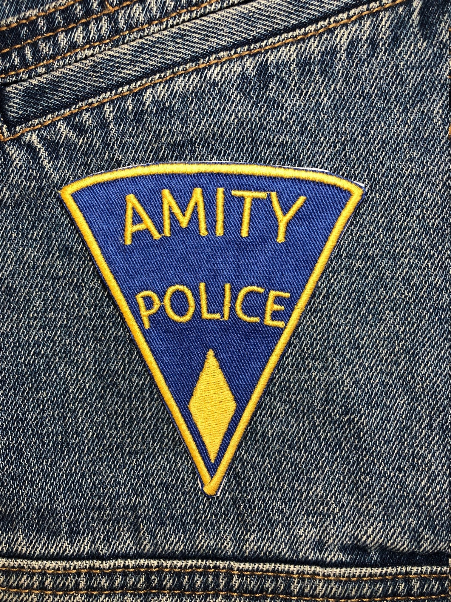 アミティ警察の刺繍ワッペン。ホラー映画をモチーフにしたワッペン