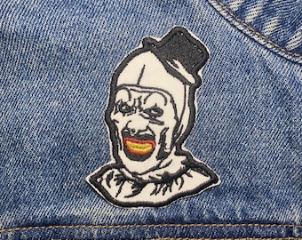 Patch brodé clown art. Patchs inspirés des films d'horreur. Repassage à l'envers.