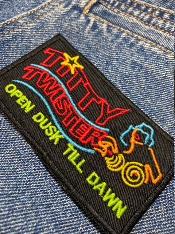 Titty Twister Logo Patch Iron/Sew-on Badge Open Dusk Till Dawn Tarantino Horror 