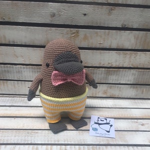 Knitted toy platypus /amigurumi/amigurumi platypus/platypus/crochet toys/knitted platypus/knit toy/platypus toy/knit toys/knitted toys