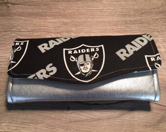 Oakland Raiders Vinyl checkbook cover