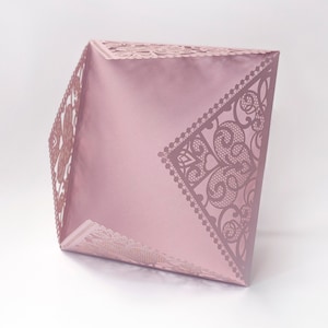 Roze vierkante lasergesneden uitnodigingshoezen - elegante bloemen kant uitnodigingen, bruiloft, verjaardag, doop covers, DIY uitnodigingen