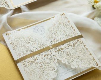 Invitación de boda de lujo Corte láser Gatefold Crema Banda de papel de aluminio Banda del vientre Sobre Crema cuadrada Papelería de boda