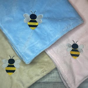 Pram blanket with bee design