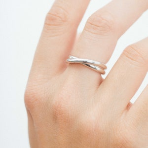 Double twist band, double band ring, mobius ring, minimalist ring, twist stacking ring, minimal stackable rings, silver thick ring