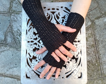 Crochet Lace Fingerless Gloves: Gothic Arm Warmers