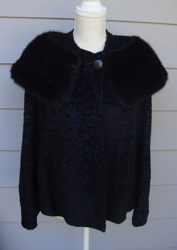 Martins Black Elegant Fur Coat Vtg with Mink Colla