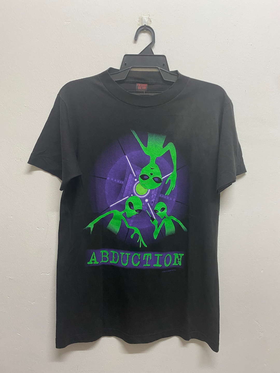 Vintage 90's Alien Abduction Fashion Victim Tee/ Film Movies
