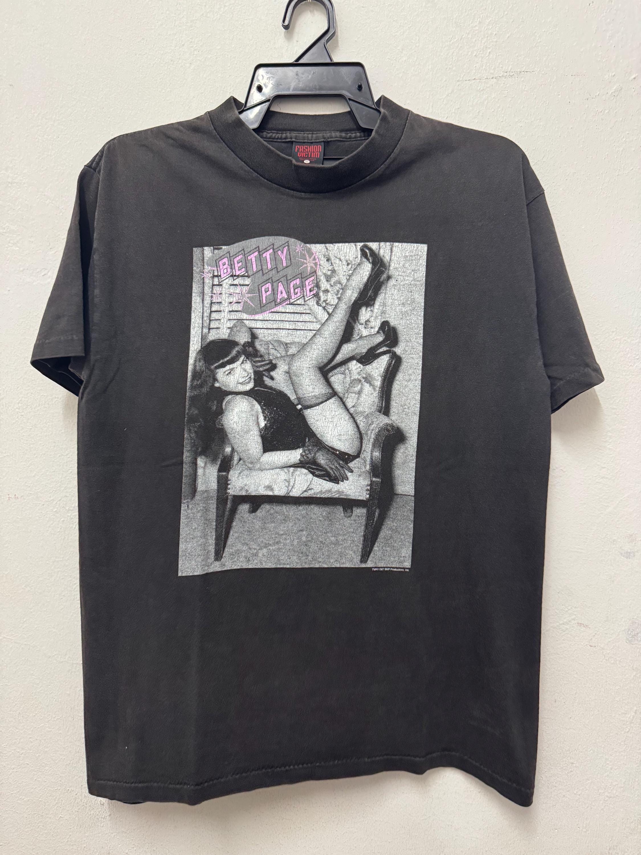 fashion victim betty page tシャツ 90s Fashion Victim Betty Page 1997 Vintage T-Shirt Tee 1990s