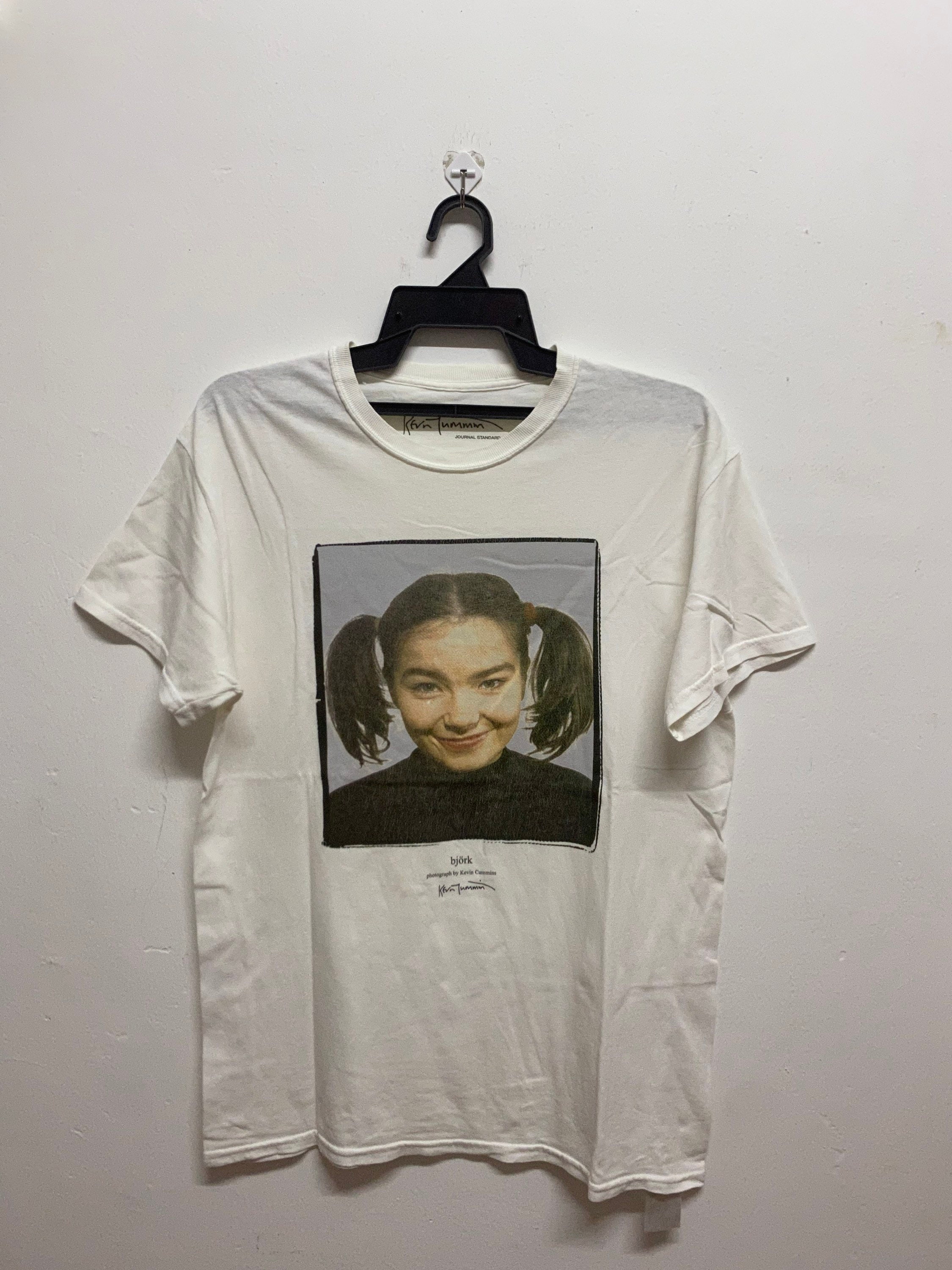 Kevin Cummins björk photo tee - BLACK LL Bjork Photo Tee by Kevin Cummins - Etsy