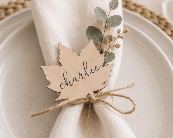 Personalized Wood Leaf Place Cards, Thanksgiving Name Cards, Fall Table Decor, Wedding Place Setting, Custom Guest Name Tags