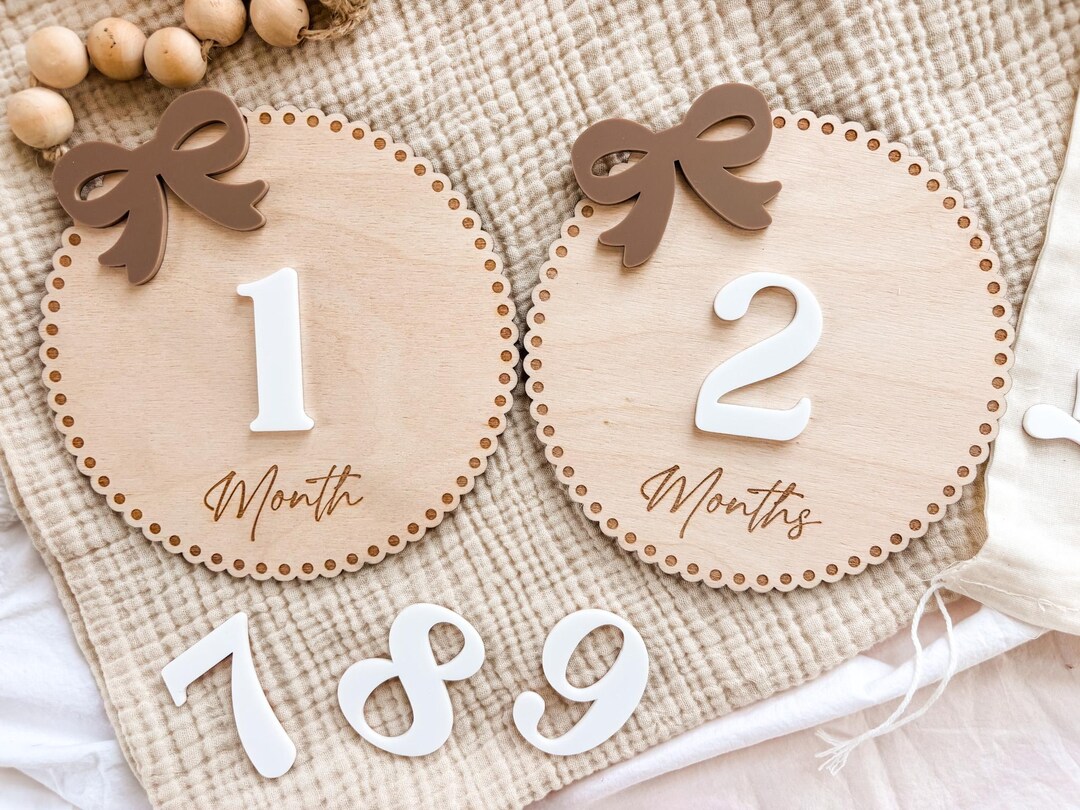 Wooden Baby Monthly Milestone Cards With Bow | Round Baby Month Markers ...