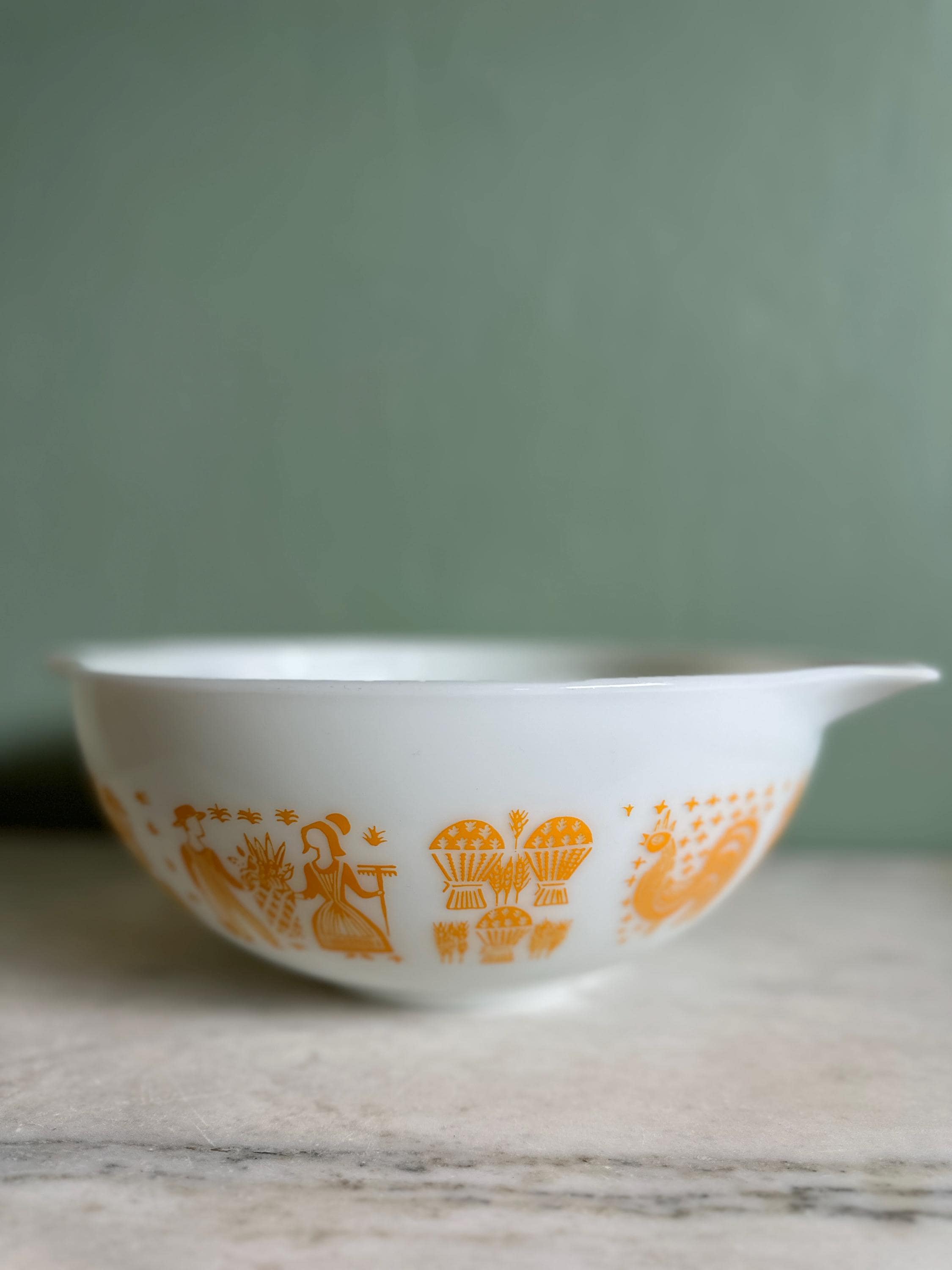 Pyrex Pumpkin Orange Amish Butterprint 444 Cinderella Mixing Bowl