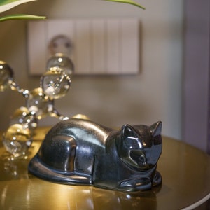 ミニ産卵猫火葬骨壷 - セラミック / ハンドメイド