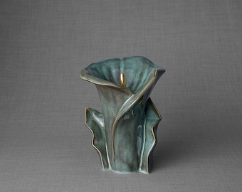 Calla Flower Memorial Urn for Ashes - Medium / Oily Green Melange