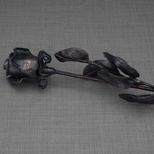 High-quality Handwrought Iron Rose, a suitable addition to our large urns and keepsakes. This item does not hold cremation ashes.