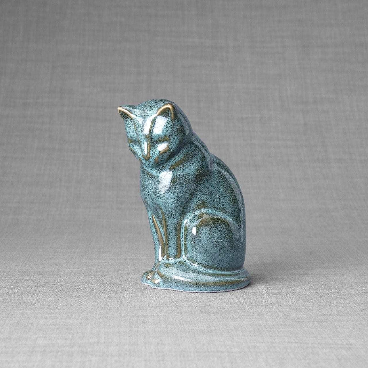 座り猫のミニ骨壺 - オイリーグリーンメランジ | 陶器 | ハンドメイド 