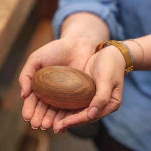 Wooden Keepsake Urn for Ashes Holder ~ Memorial Keepsakes Wooden Urn Box ~ Small Memorial Urn | Genuine Walnut Urn "Palm Stone"