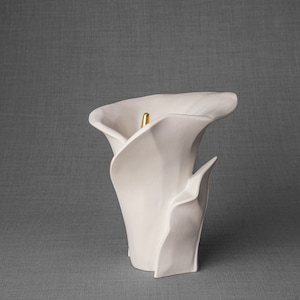 High-quality ceramic cremation urn for human ashes, suitable for home, garden or columbarium. This is a medium size urn. Calla Lily Flower Urn for Ashes. Calla Flower Cremation Urn by Pulvis Art Urns Handcrafted memorial flower urn by Pulvis Art Urns