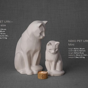 Ceramic Art Urn for Cats cremation ashes. The urn represents a cat sitting in a comfortable position with its tail around her body and its head gently looking left. Mini pet memorial urn. Pet memorial urn for ashes. Pet mini urn. Mini Urn by Pulvis
