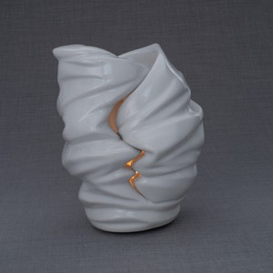 Art Urn for Ashes &quot;Light&quot; - Large/White/Ceramic