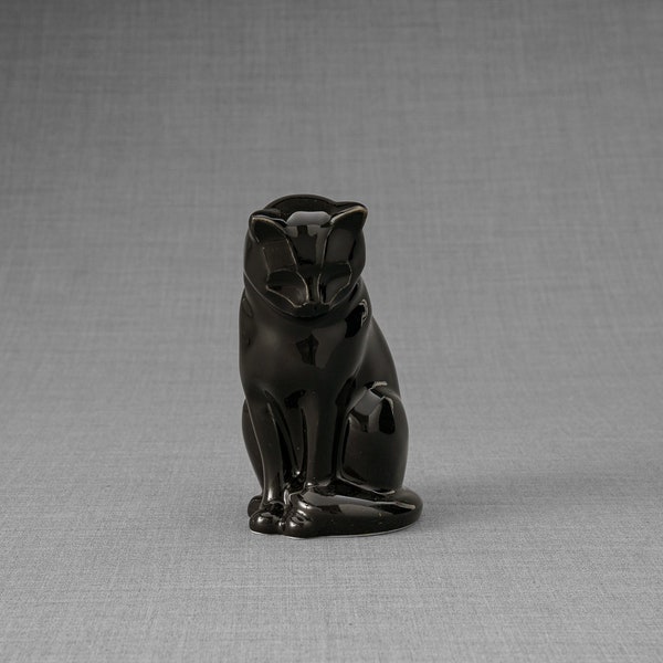 Mini Pet Urn for Ashes Neko - Lamp Black / Ceramic / Handmade