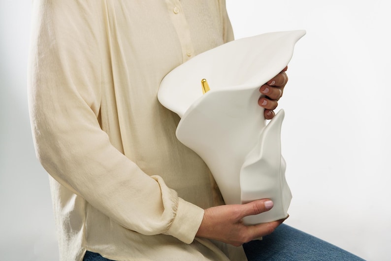 High-quality ceramic cremation urn for human ashes, suitable for home, garden or columbarium. This is a medium size urn. Calla Lily Flower Urn for Ashes. Calla Flower Cremation Urn by Pulvis Art Urns Handcrafted memorial flower urn by Pulvis Art Urns