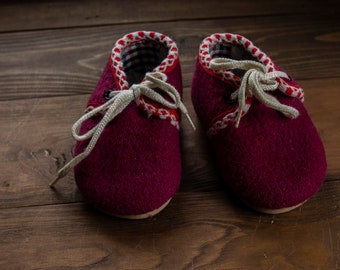 Vintage Kinderschuhe.