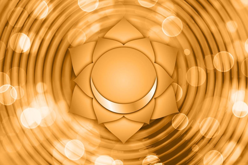 K&ouml;nnte beinhalten: Ein goldfarbenes Chakrasymbol mit einem wirbelnden Hintergrund. Das Symbol ist eine Lotusblume mit einem Halbmond in der Mitte.