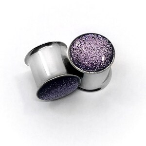 Tapones metálicos con purpurina morada ahumada / Calibres gris púrpura lila / Doble y simple acampanado / 0 g, 00 g, 7/16, 1/2, 9/16, 5/8, 3/4, 7/8, 1” /