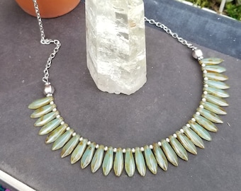 Glass beads necklace - Green glass bib necklace