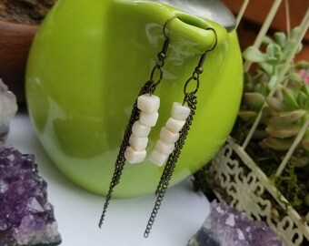 Orecchini con pietra e catena - Orecchini pendenti - Orecchini con pietra di cristallo - Orecchini con pietra bianca e catena