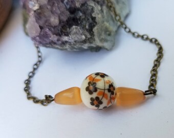 Vintage look bracelet - Orange floral bracelet - Delicate bracelet
