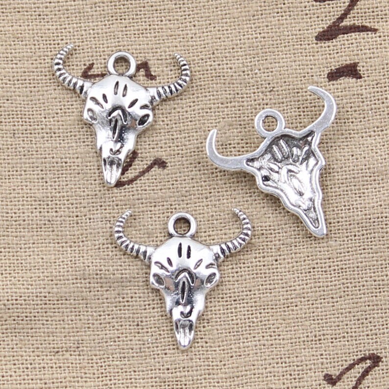 10 x Tibetan Silver Tone Bull Ox Head Skull Charms Pendants Jewellery Findings