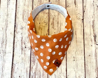 Bandana orange brûlé pour chien | Bandana fleuri pour chien | Bandana personnalisé pour chien | Bandana pour chien avec nom | Action de grâces | Bandana pour chien d'automne | Encliquetable
