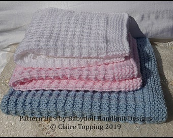 Knitting pattern to make simple waffle style blanket & car seat blanket