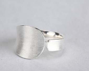 925 sterling zilveren wikkelring, verstelbare zilveren manchetring met onregelmatige vorm, statement ring, open borstelafwerking ring, minimalistische zilveren ring