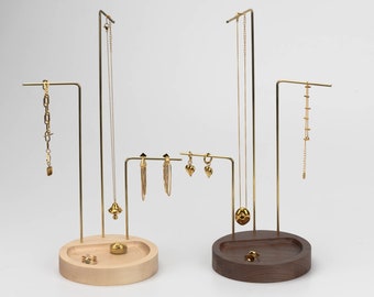 Porte-bijoux rond en laiton et bois d'érable avec porte-anneaux, porte-colliers minimaliste unique, cadeau personnalisé fait main de style boutique