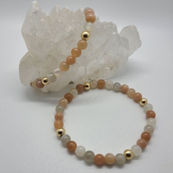 STONE BEAD BRACELET 6 MM W/GOLD BEADS SUNSTONE STONE BEAD BRACELET 6 MM W/GOLD BEADS SUNSTONE