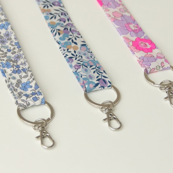 Neck to personalize with first name / Liberty of london or patterned neck / Badge neck / Nurse neck