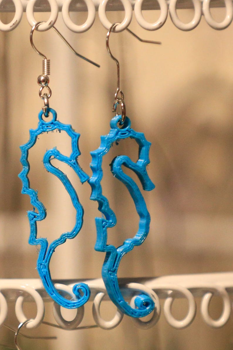 3D Printed unique Seahorse Earrings imagem 4