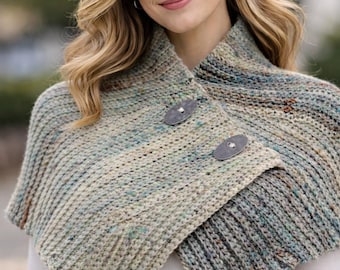 Wzór na szydełkową pelerynę z teksturą, narzutka na ramiona zapinana na guziki (pobierz plik PDF)