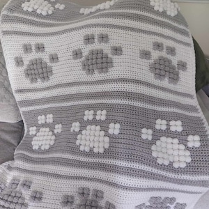 Crochet Pattern for Paw Print blanket animal bedding, pet bedding, dog blanket, cat blanket furbaby, US and UK terms, PDF digital download