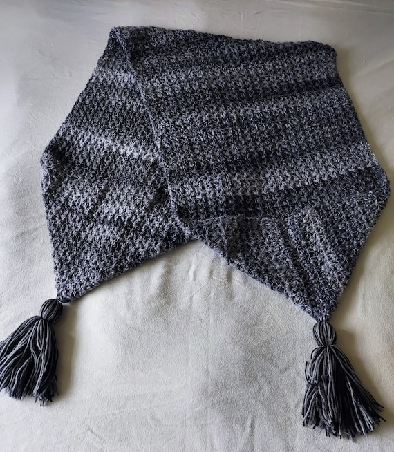 Crochet Pattern for Pocket Shawl, Pocket Scarf, With Tassels