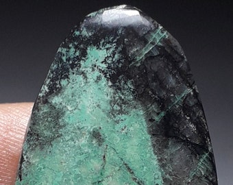 マラカイト入りクリスコラ 7,8 x 7,6 x 3,0 cm メキシコ産 12575