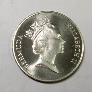 1986 Bermuda Sterling Silver Dollar  Large Size 38.6 mm Coin Features  a Sea TURTLE Beautiful World Crown of EIIR