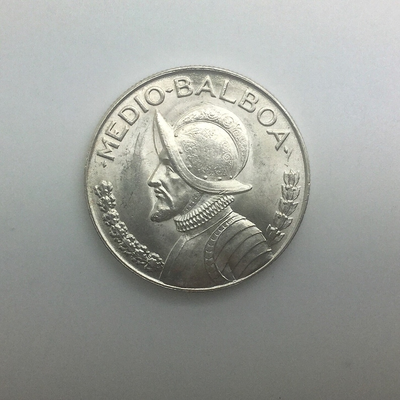 Scarce Date 1947 Panama Half Balboa Medio Balboa 900 Silver Collector Coin Very Lustrous High Grade Eagle Shield Wreath Conquistador